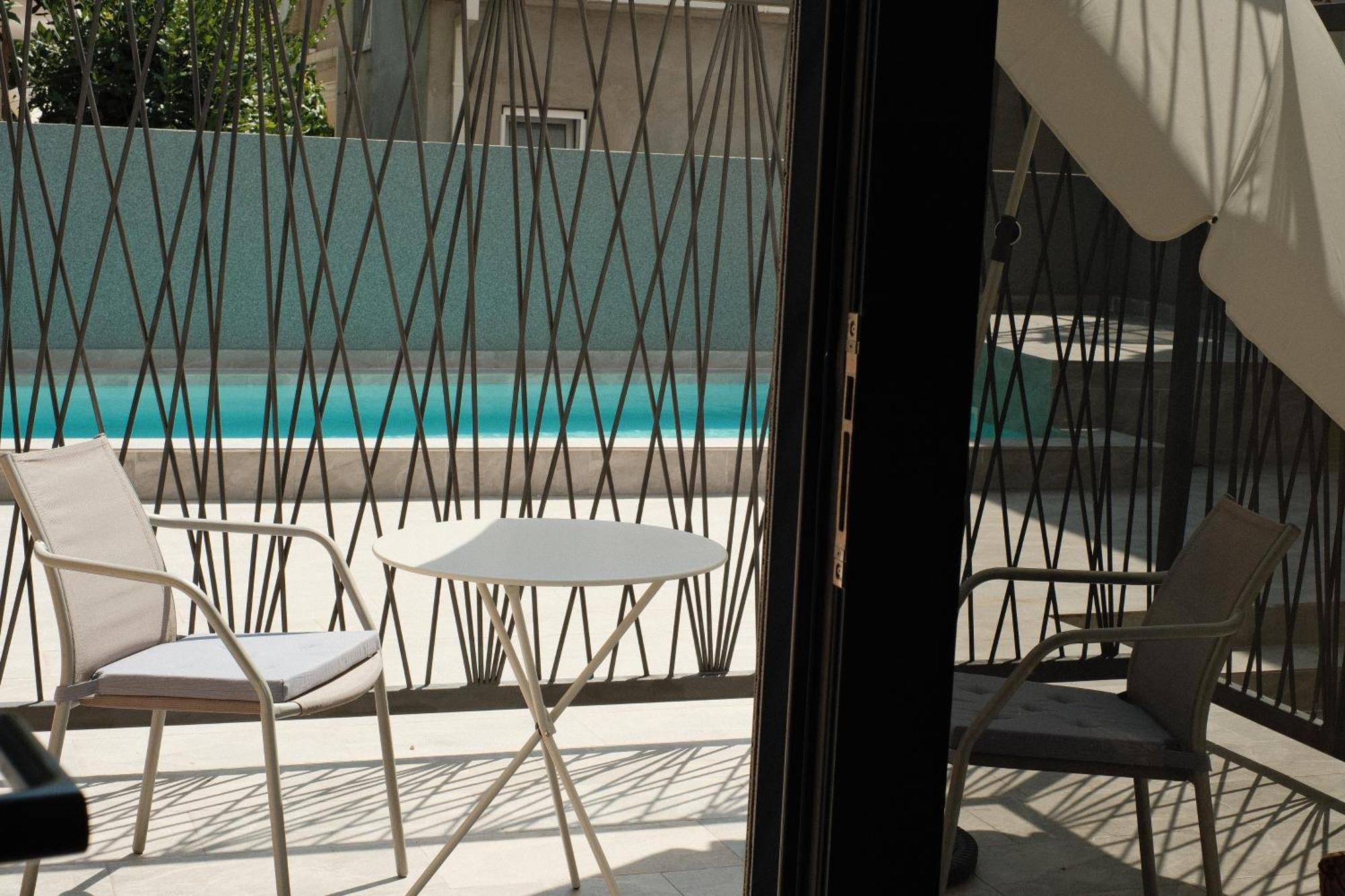Sunny Studio Apartment Chiara ティヴァト エクステリア 写真